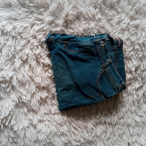 Drama Jean with Sequin back pockets - Picture 16 of 16